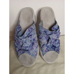 BZees Sahara Tie Dye Blue Wedge Sandal Washable Sz 7